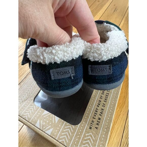 New Toms Toddler Spruce Plaid Felt Slipper Size 6 - Picture 2 of 4